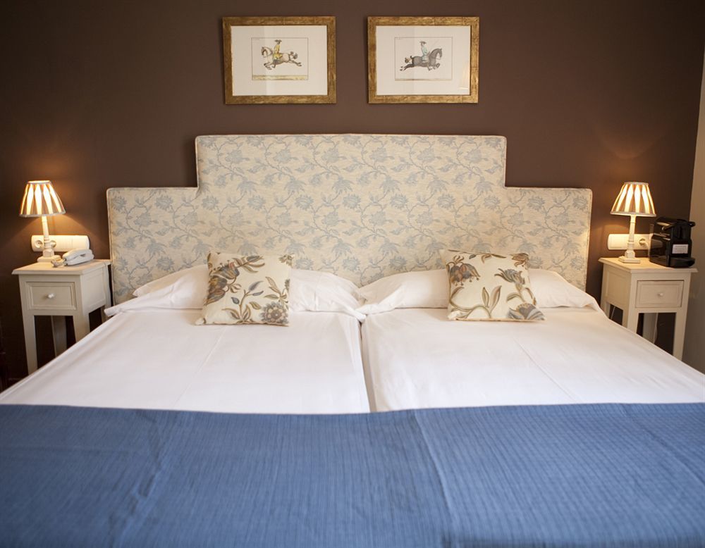 Hotel Bellas Artes Catedral 4*